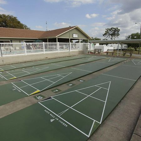 Clerbrook Golf & Rv Resort Caravan Park Clermont Exterior foto