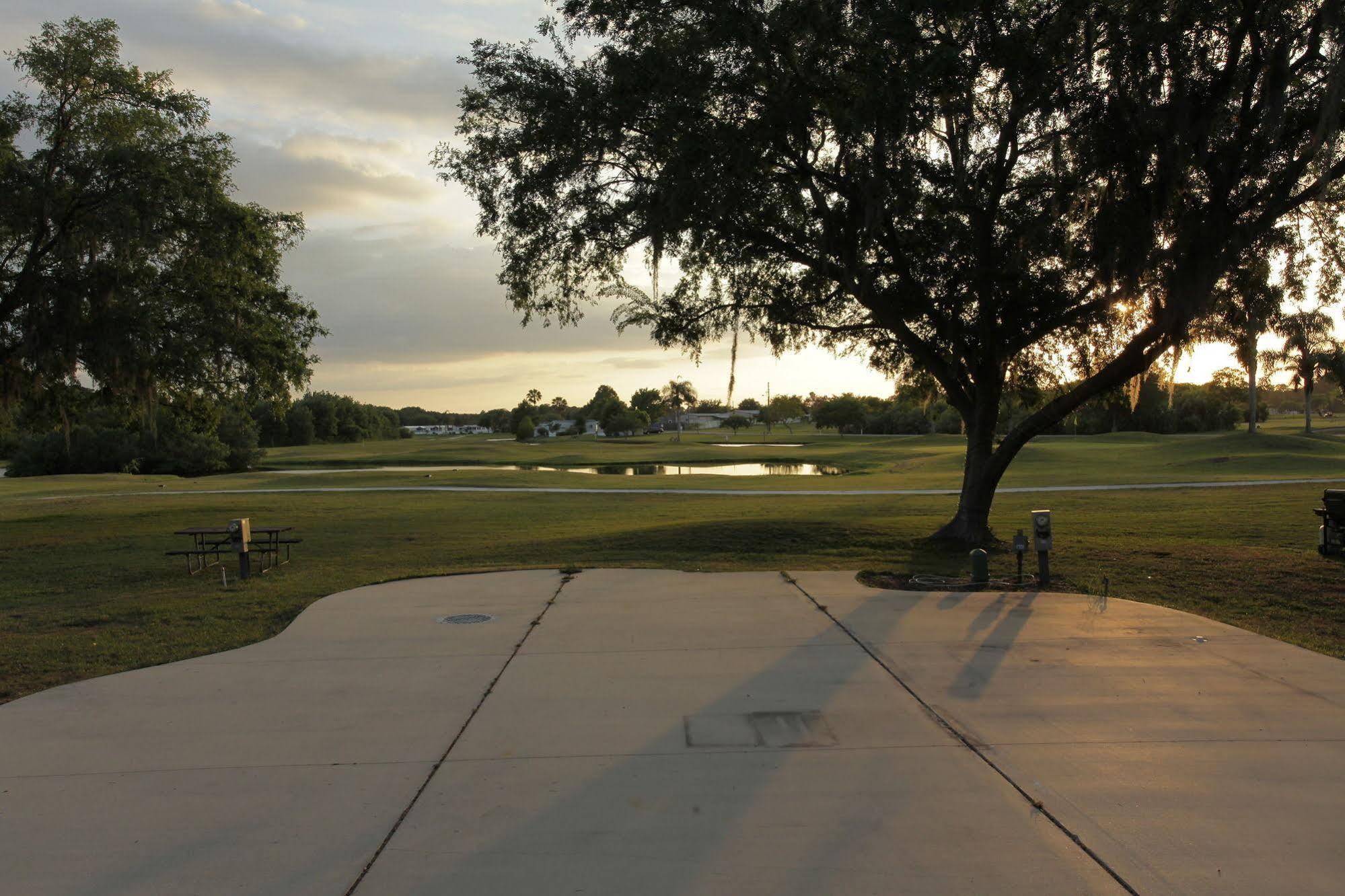 Clerbrook Golf & Rv Resort Caravan Park Clermont Exterior foto